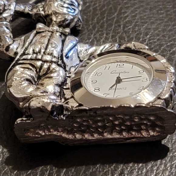 Clown clock silver tone Clown With Bat - Picture 6 of 6